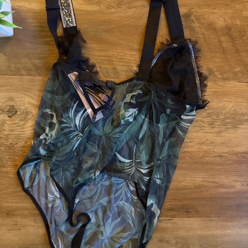 Victoria's Secret Very Sexy Shine Black Green Lace Bodysuit M New - Picture 5 of 12